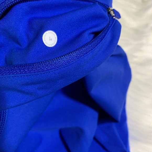 Size 4 Lululemon Leggings - Picture 2 of 2